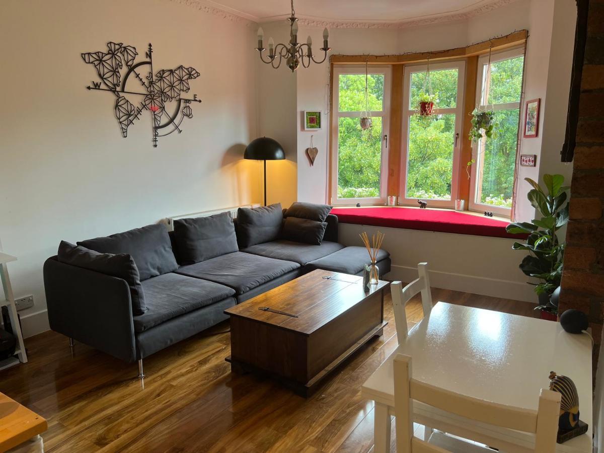 1 Bedroom Flat In Tolcross, Glasgow Top Floor. 외부 사진