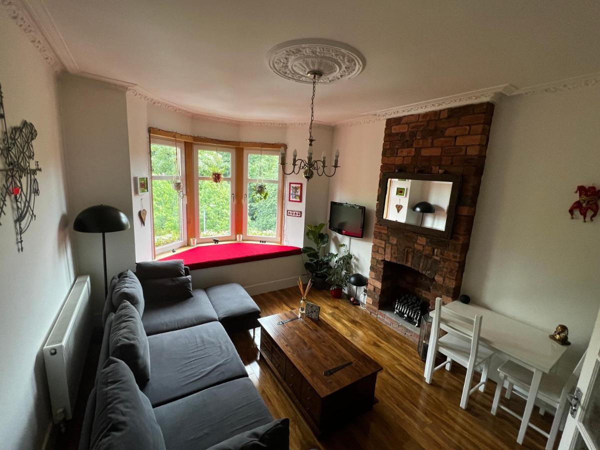 1 Bedroom Flat In Tolcross, Glasgow Top Floor. 외부 사진